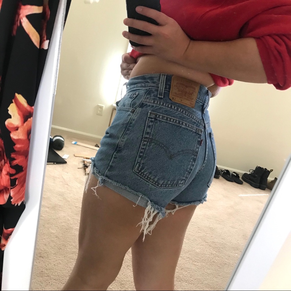 Levi’s 550 - High Waisted Shorts